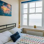 Waverley House Apartments